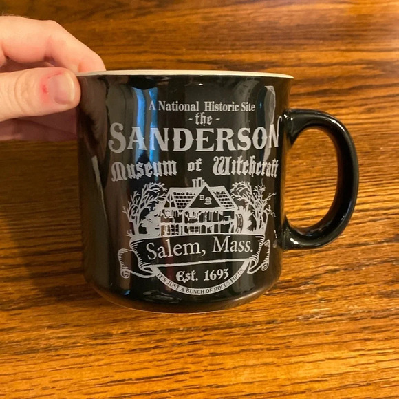 Disney Hocus Pocus mug - Picture 1 of 4